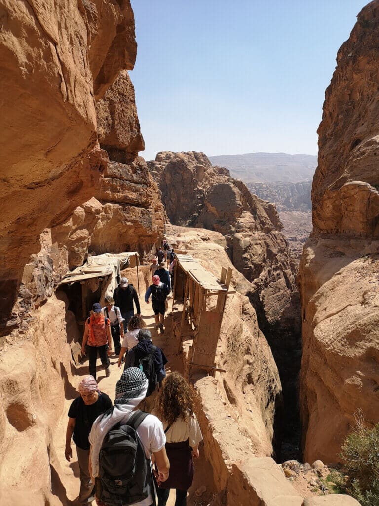 crowded hiking trail between the monastery and treasury in petra