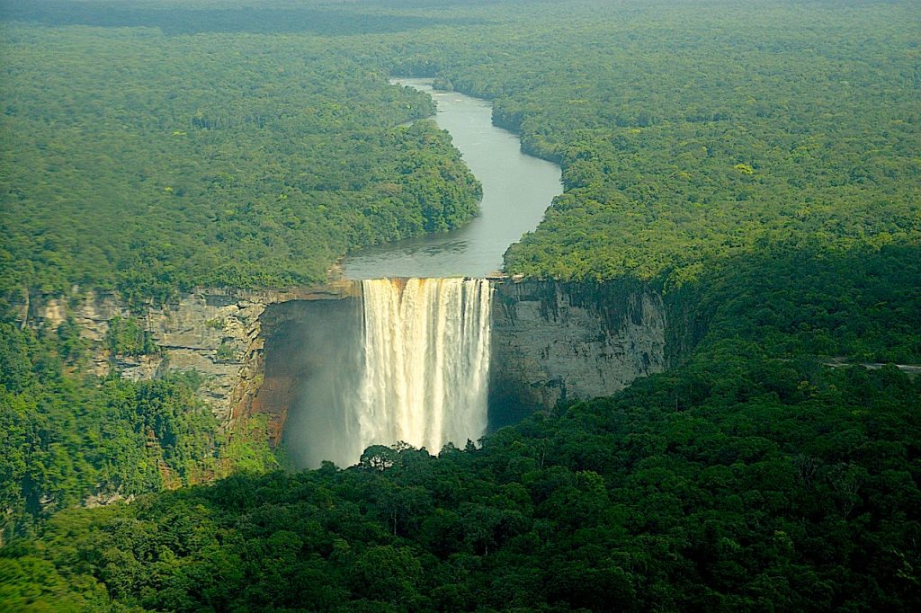 Kaieteur Falls Trek (Guyana)